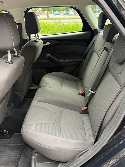 Ford Focus 7 of 8