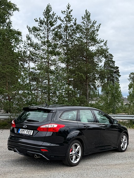 Ford Focus 4 of 5