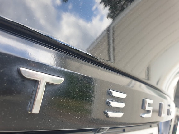Tesla Model X 12 of 30