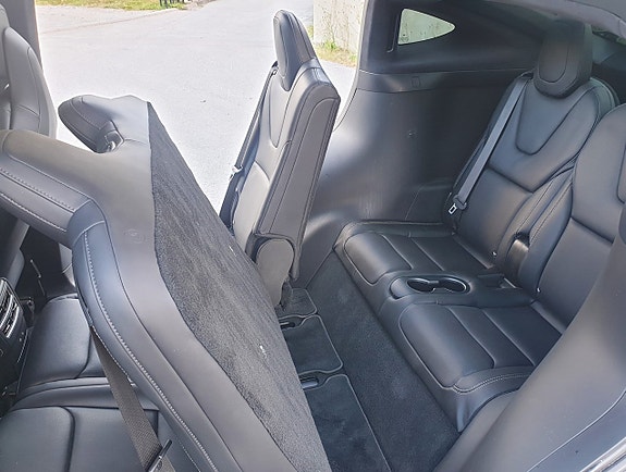 Tesla Model X 8 of 30