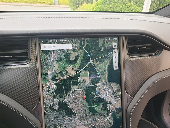 Tesla Model X 23 of 30