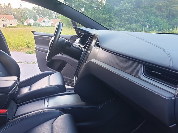 Tesla Model X 5 of 5