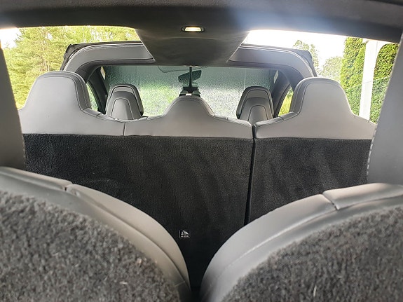 Tesla Model X 15 of 30