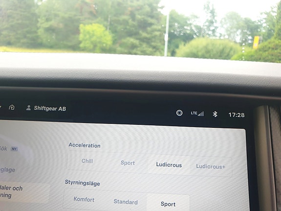 Tesla Model X 20 of 30