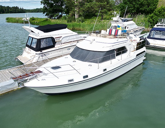 Fairline Turbo 36 2 of 12