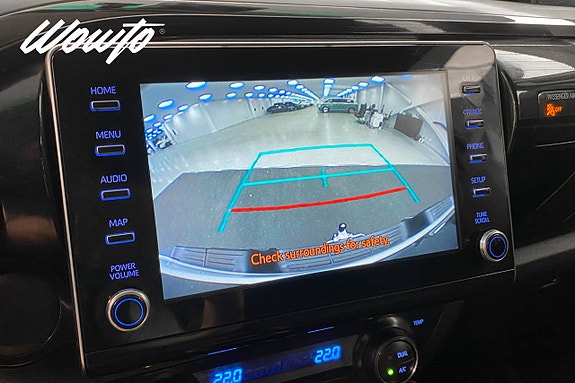 Toyota HiLux 17 of 23