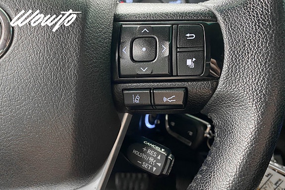 Toyota HiLux 18 of 23