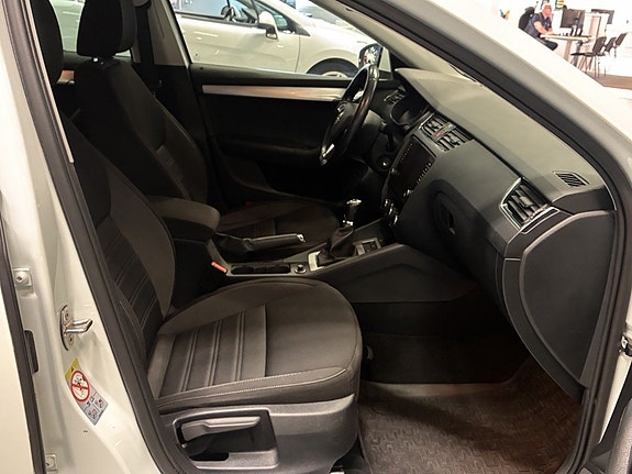 Skoda Octavia 10 of 19