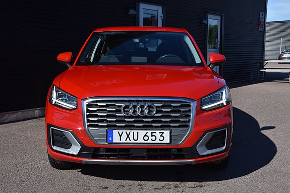 Audi Q2 2 of 5