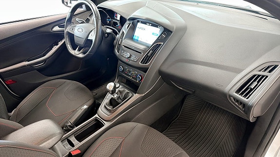 Ford Focus 3 of 5