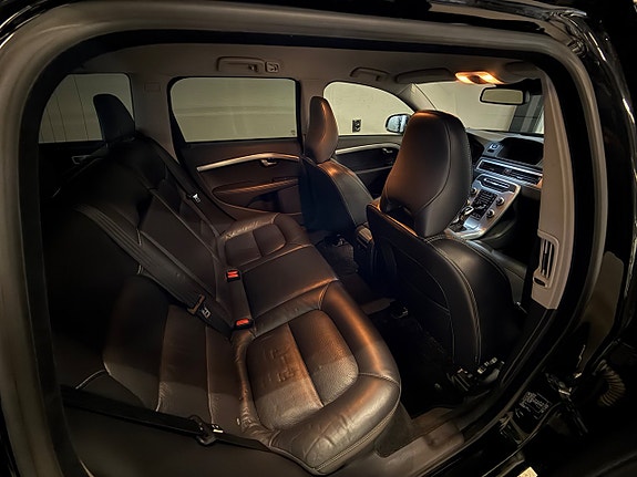 Volvo V70 8 of 15