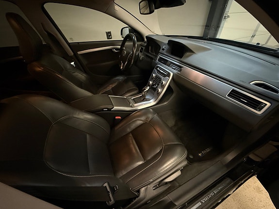 Volvo V70 6 of 15
