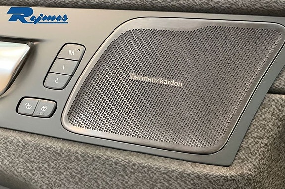 Volvo XC60 14 of 20