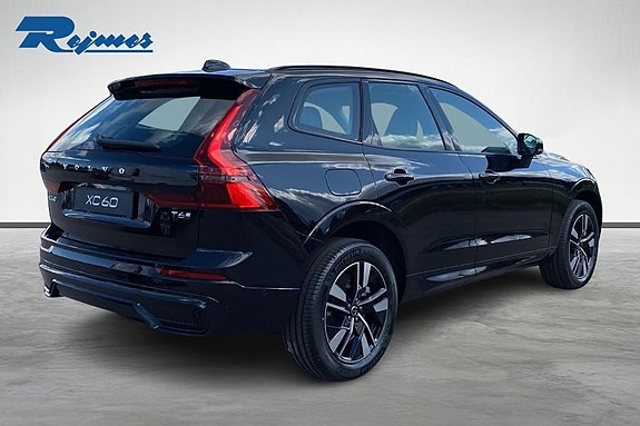 Volvo XC60 2 of 20