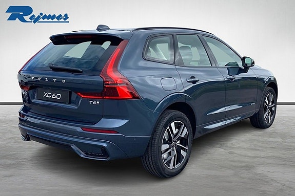 Volvo XC60 2 of 20