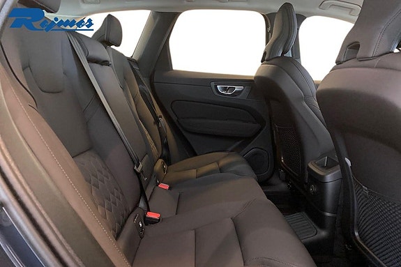 Volvo XC60 13 of 20
