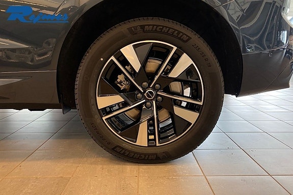 Volvo XC60 16 of 20
