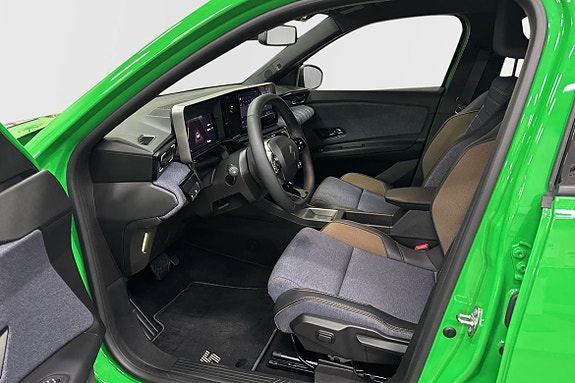 Renault 5 E-Tech 4 of 5