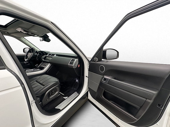Land Rover Range Rover Sport 28 of 30