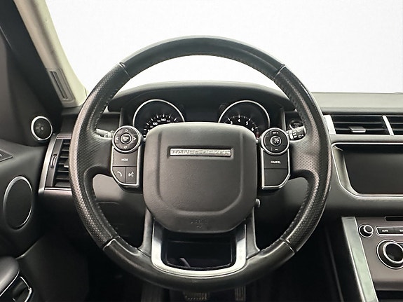 Land Rover Range Rover Sport 14 of 30