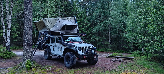 Jeep Wrangler Unlimited 2 of 5