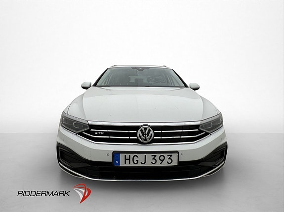 Volkswagen Passat 2 of 5