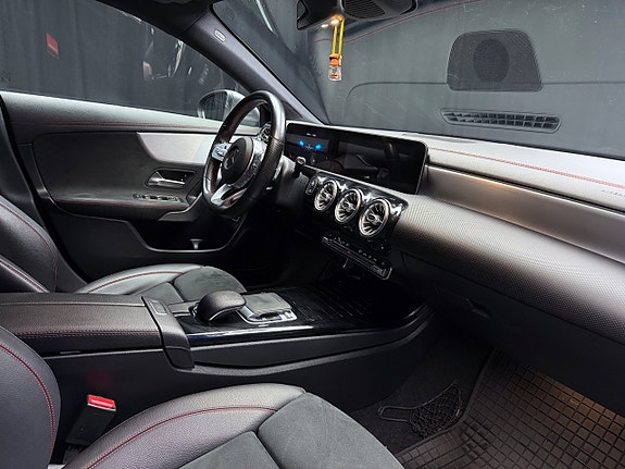 Mercedes-Benz CLA200 14 of 30