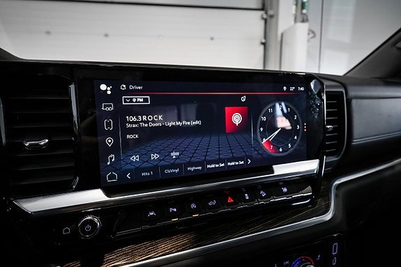 GMC Sierra 9 of 16