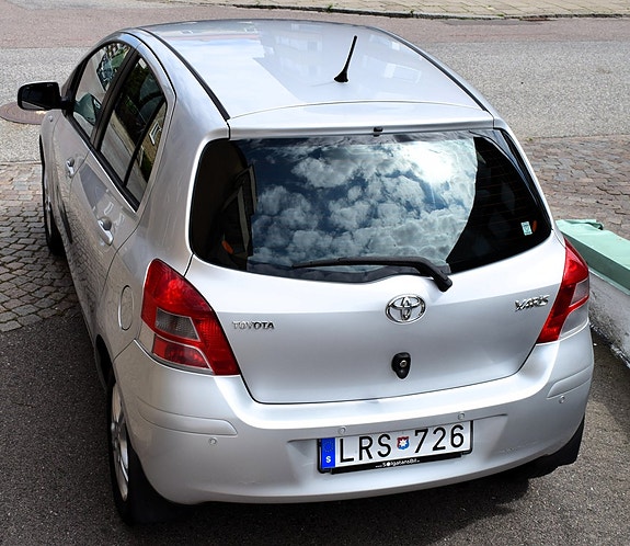 Toyota Yaris 7 of 8