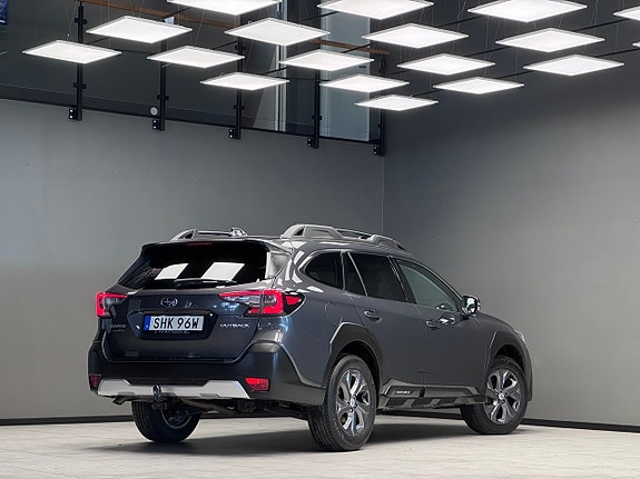 Subaru Outback 2 of 5