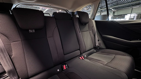 Subaru Outback 8 of 19