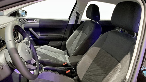 Volkswagen Polo 8 of 12
