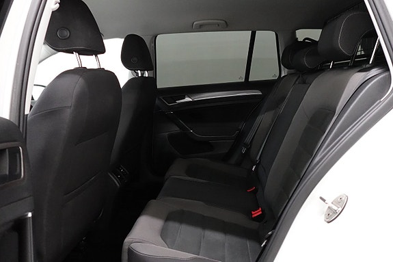 Volkswagen Golf Alltrack 5 of 21