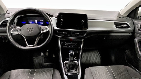 Volkswagen T-Roc 10 of 12
