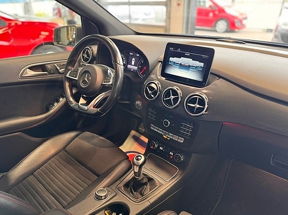 Mercedes-Benz B180 d 15 of 18