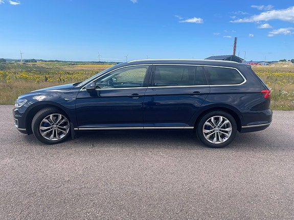 Volkswagen Passat 3 of 5