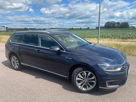 Volkswagen Passat 7 of 13