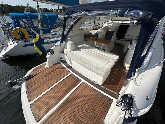 Bavaria 35 HT 2006, stora badbryggan, VP D6 maskiner. 2 of 5