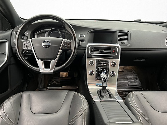 Volvo V60 13 of 30