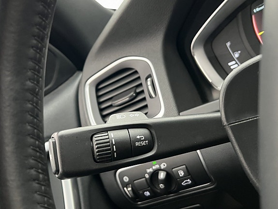 Volvo V60 14 of 30