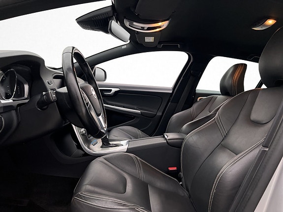 Volvo V60 12 of 30