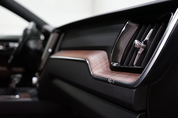 Volvo XC60 24 of 26