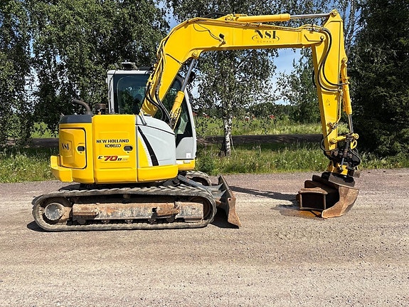 Bandgrävare New Holland E70BSR-2 4 of 5