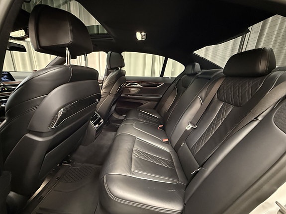 BMW 740d 8 of 29