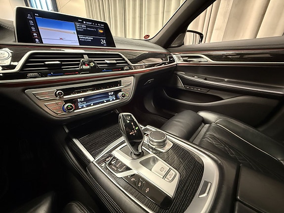 BMW 740d 14 of 29