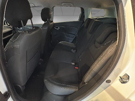 Renault Clio 9 of 18