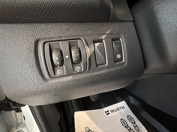 Renault Clio 16 of 18