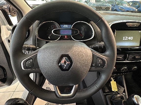 Renault Clio 15 of 18