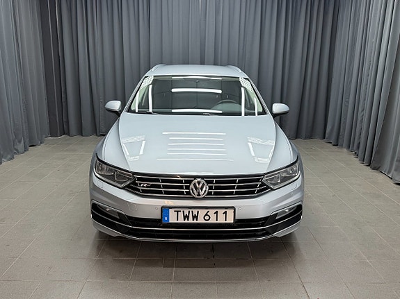 Volkswagen Passat 2 of 5