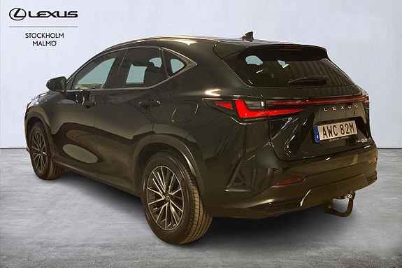 Lexus NX450h+ 2 of 5